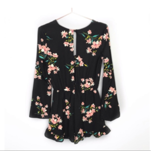 Pins And Needles
Women's Silky Ruffle-Short Romper Small - Picture 5 of 9